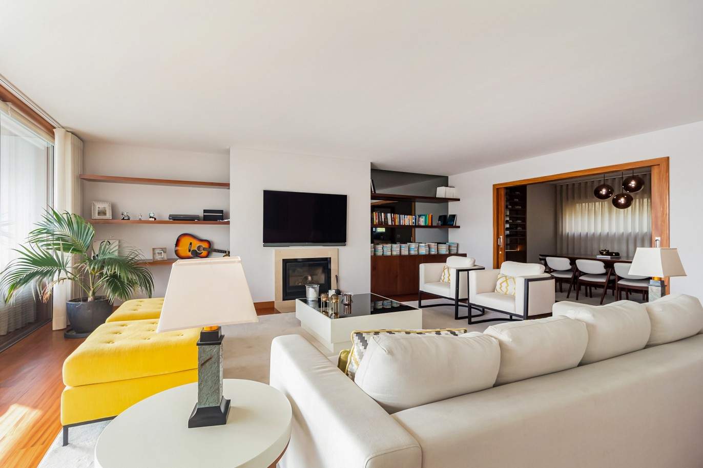 Se vende: Apartamento con balcón en 1ª línea de río, en Lordelo do Ouro, Oporto, Portugal_210055