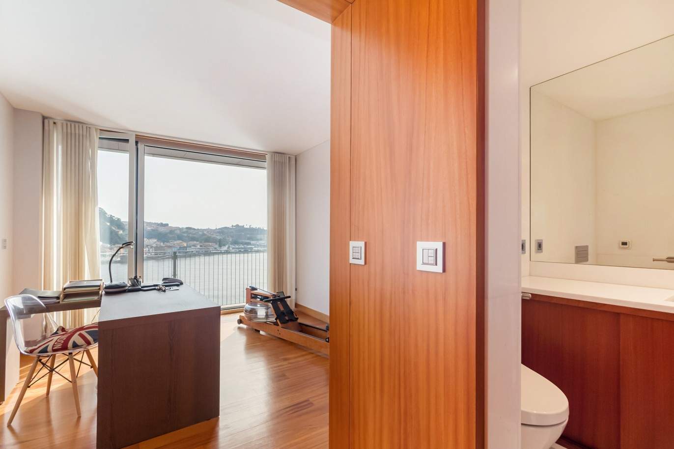 Verkauf: Wohnung mit Balkon in der 1. Linie des Flusses, in Lordelo do Ouro, Porto, Portugal_210070