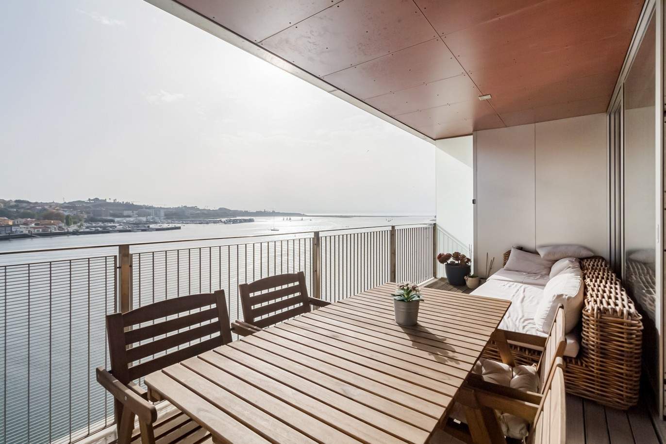 Vente : Appartement avec balcon en 1ère ligne de rivière, à Lordelo do Ouro, Porto, Portugal_210072
