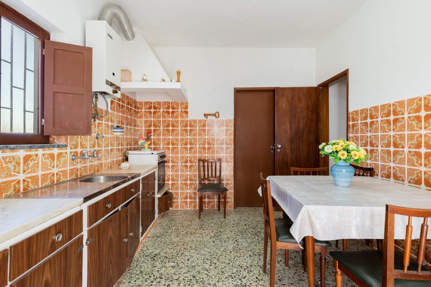 Property to remodel, for sale in Falfeira, Lagos, Algarve_210370