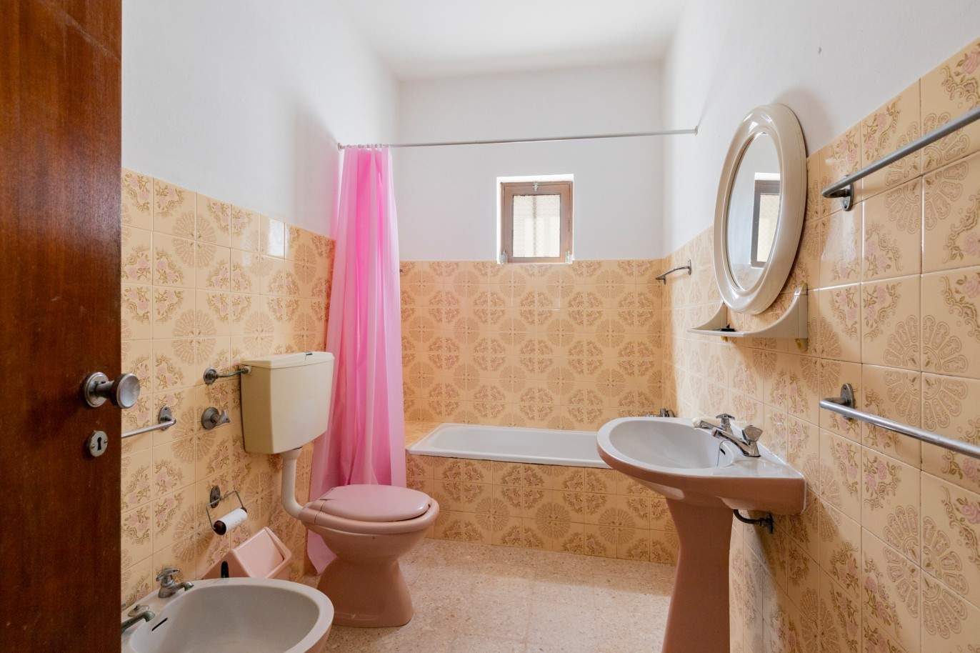 Property to remodel, for sale in Falfeira, Lagos, Algarve_210372