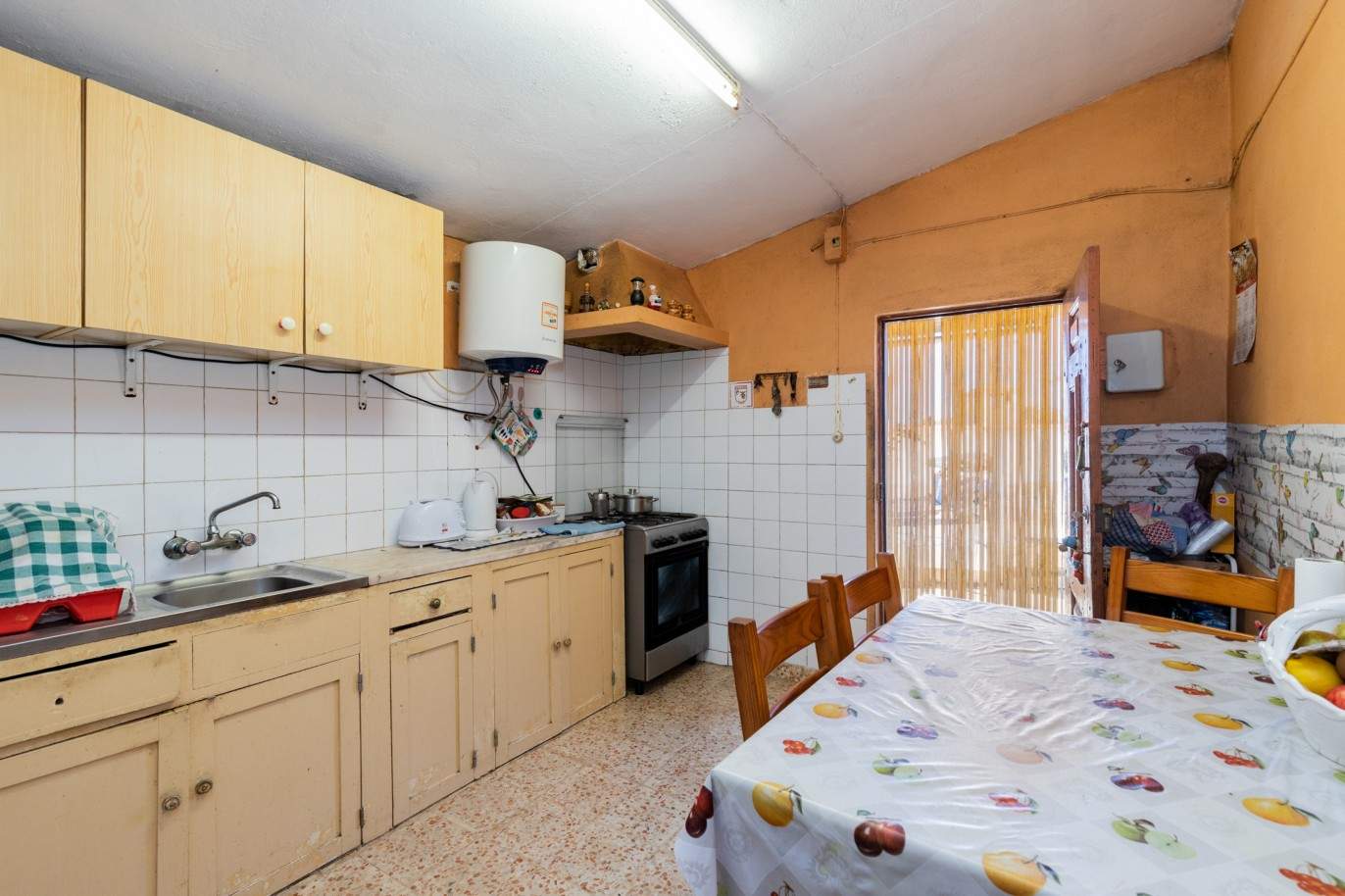 Property to remodel, for sale in Falfeira, Lagos, Algarve_210381