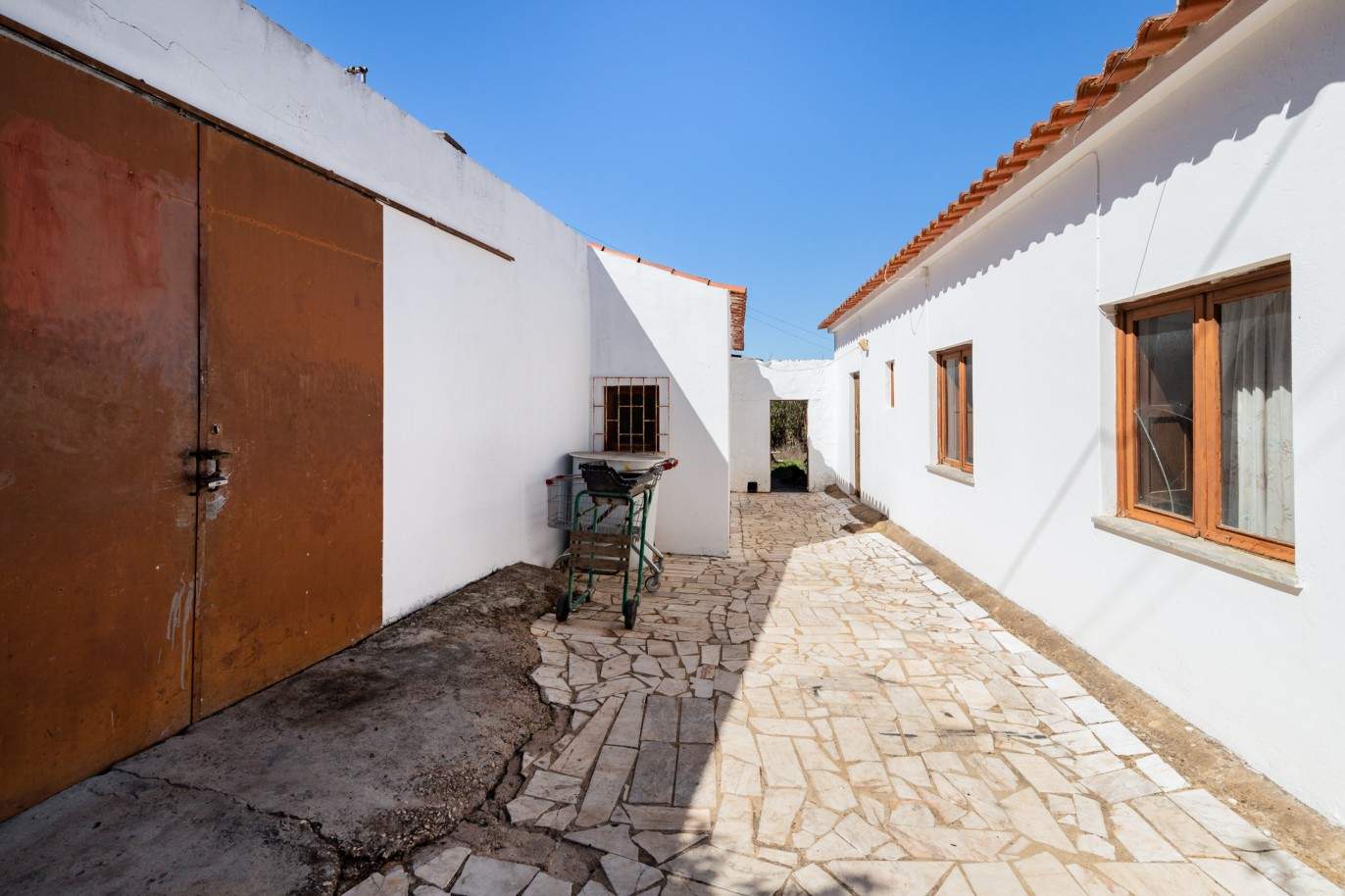Immobilie zu renovieren, zu verkaufen in Falfeira, Lagos, Algarve_210388