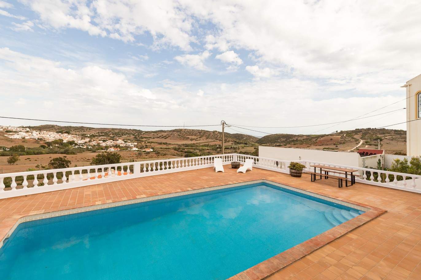 Fantastische Villa mit 5 Schlafzimmern und Meerblick, zu verkaufen, in Figueira, Algarve_210462