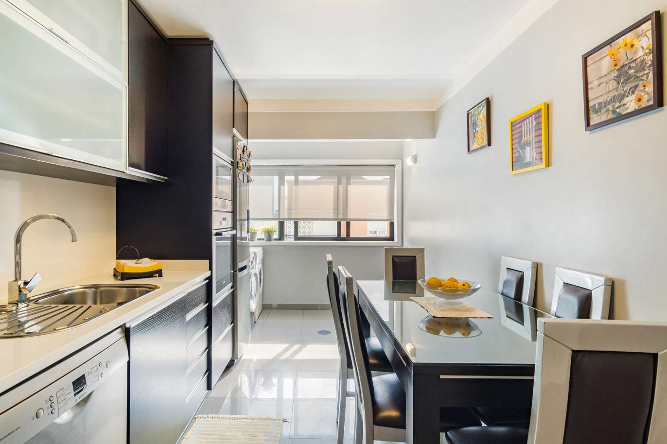 Appartement de 4 chambres avec balcon, à vendre, dans le centre de Porto, Portugal_210472
