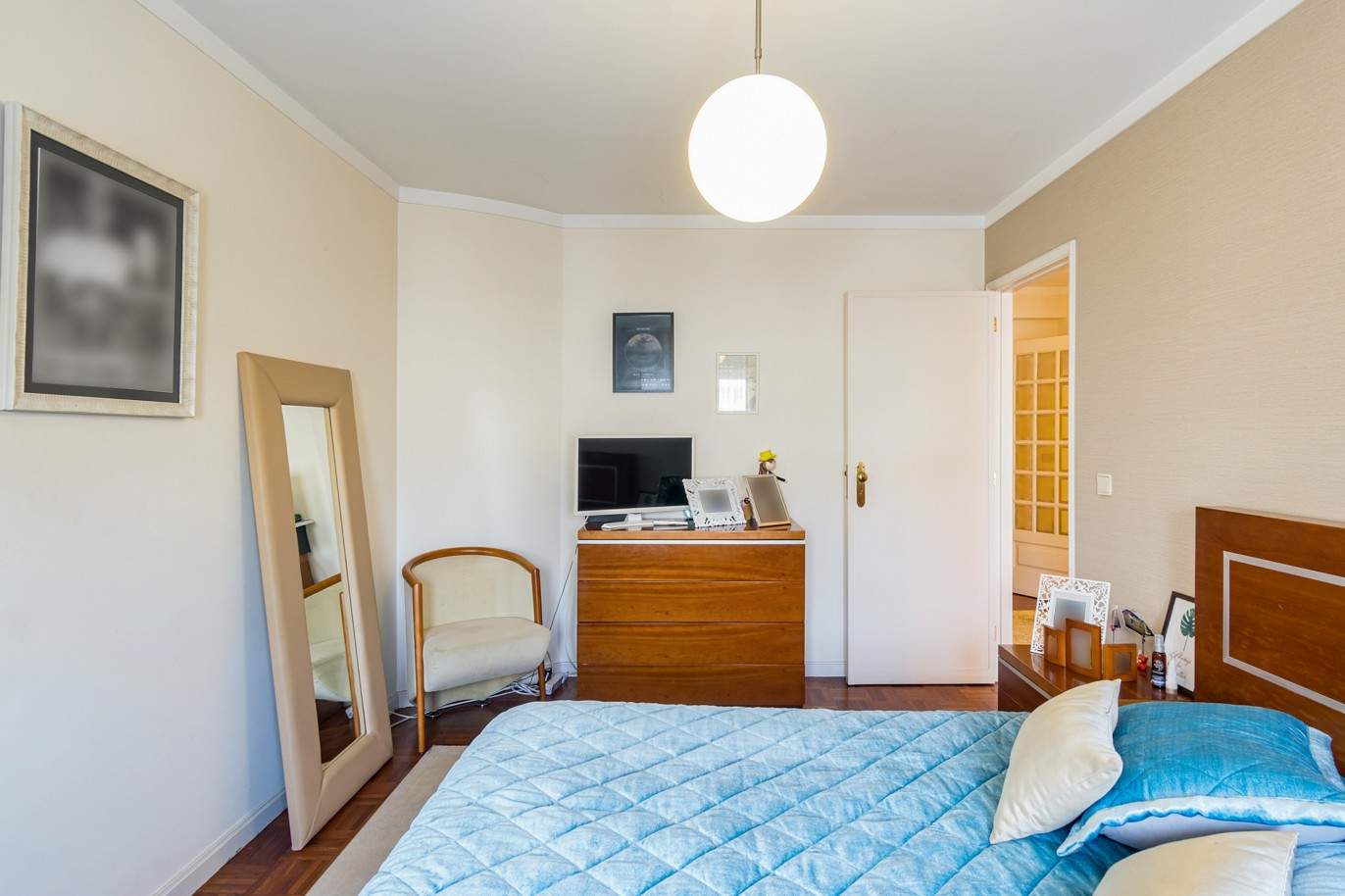 Appartement de 4 chambres avec balcon, à vendre, dans le centre de Porto, Portugal_210478