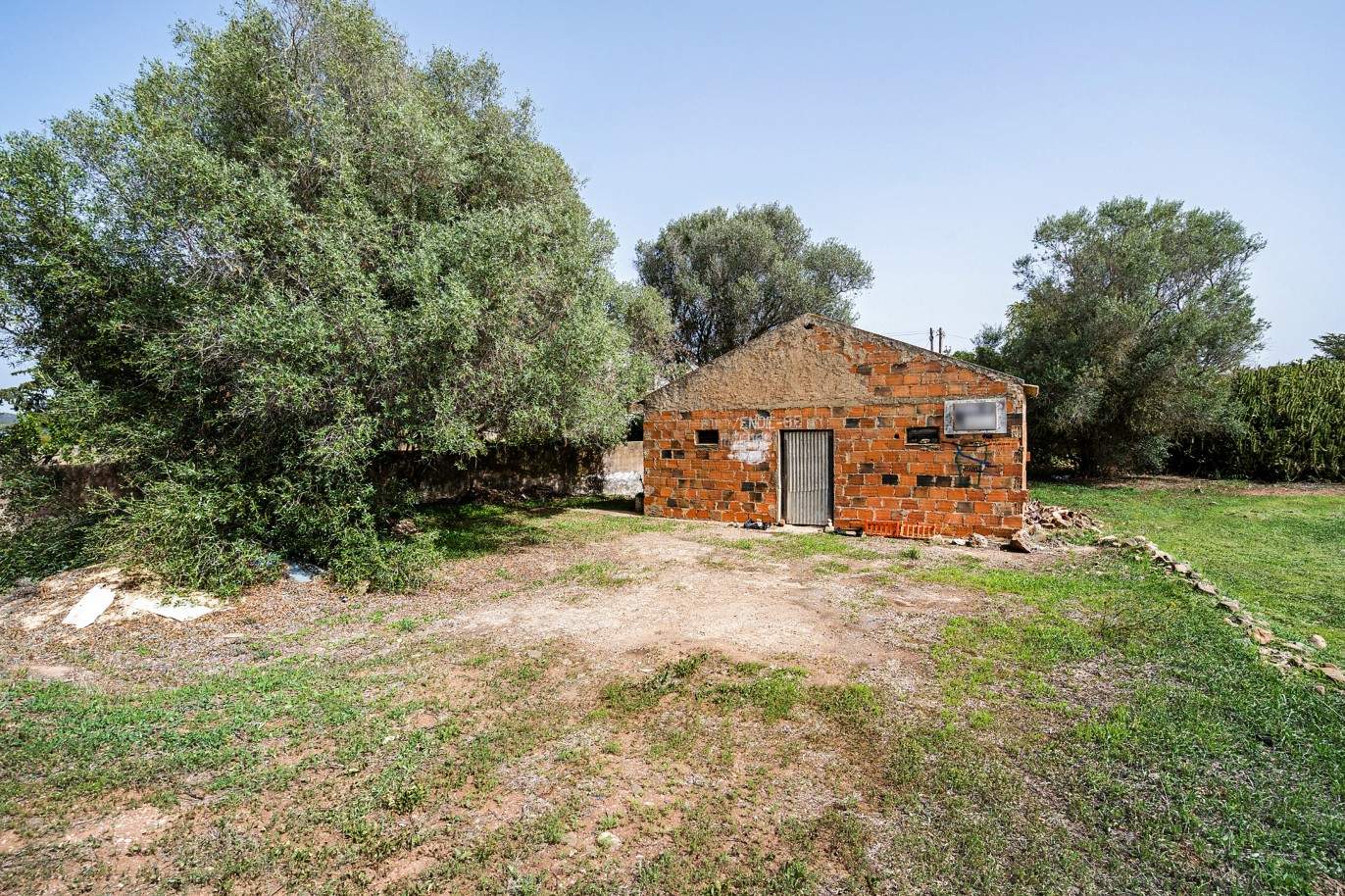 Grundstück mit zwei Ruinen zu verkaufen in Bensafrim, Lagos, Algarve_210535