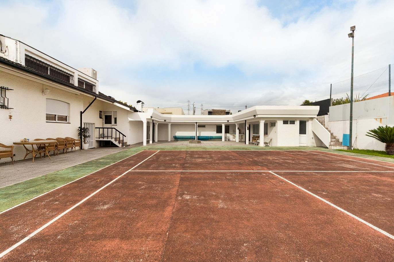 Villa de 4 dormitorios con piscina, pista de tenis y jardín, en venta, en Maia, Oporto, Portugal_210633