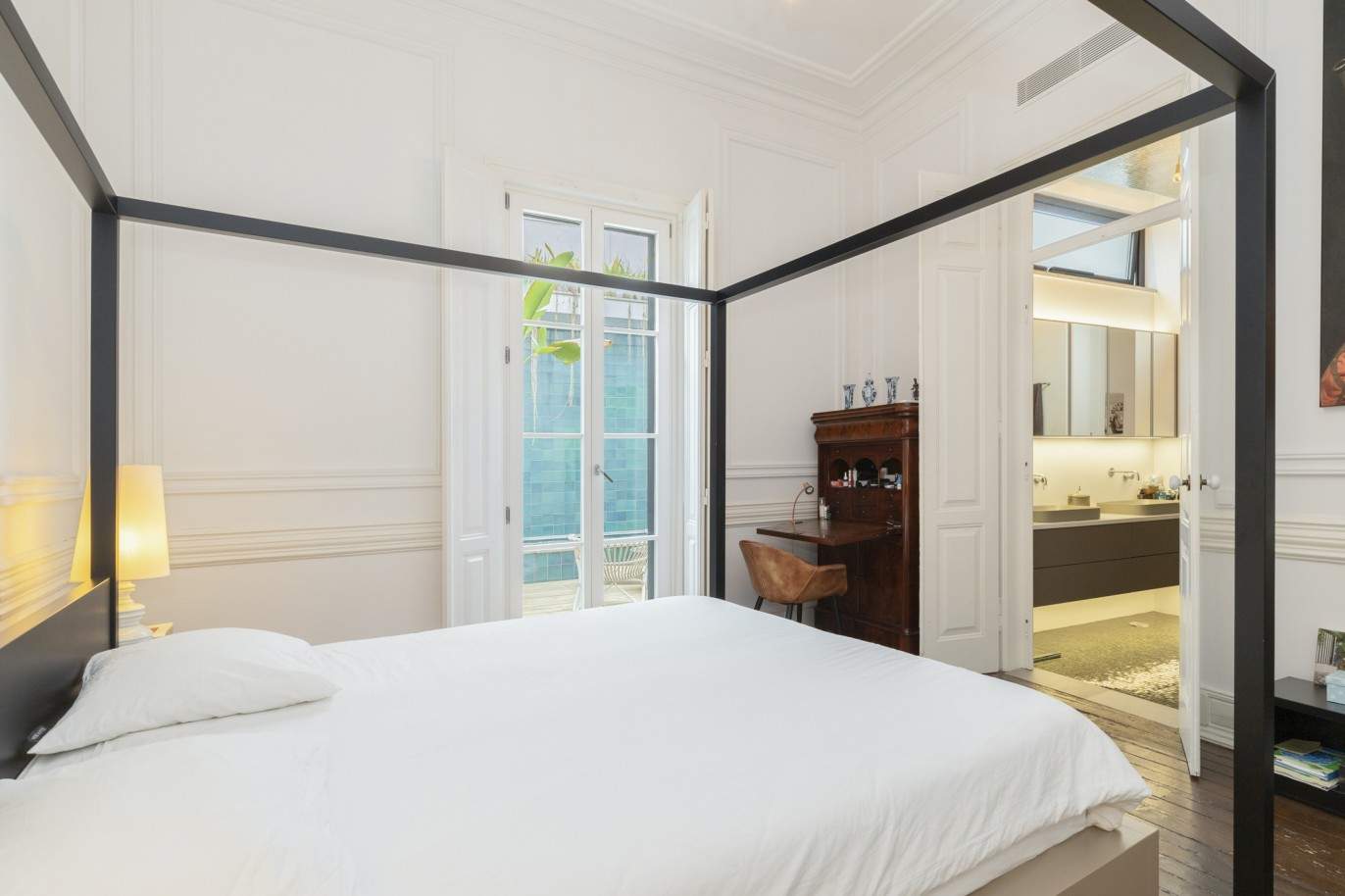 Fantastic 4 bedroom villa for sale in central Portimao, Algarve_210757