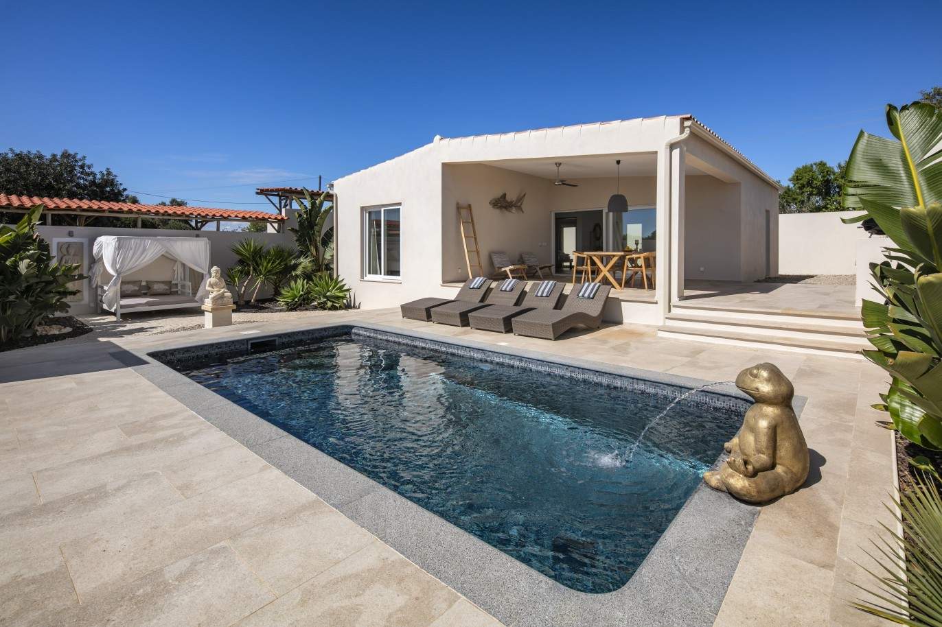 Large luxury estate in Carvoeiro, Algarve_210912