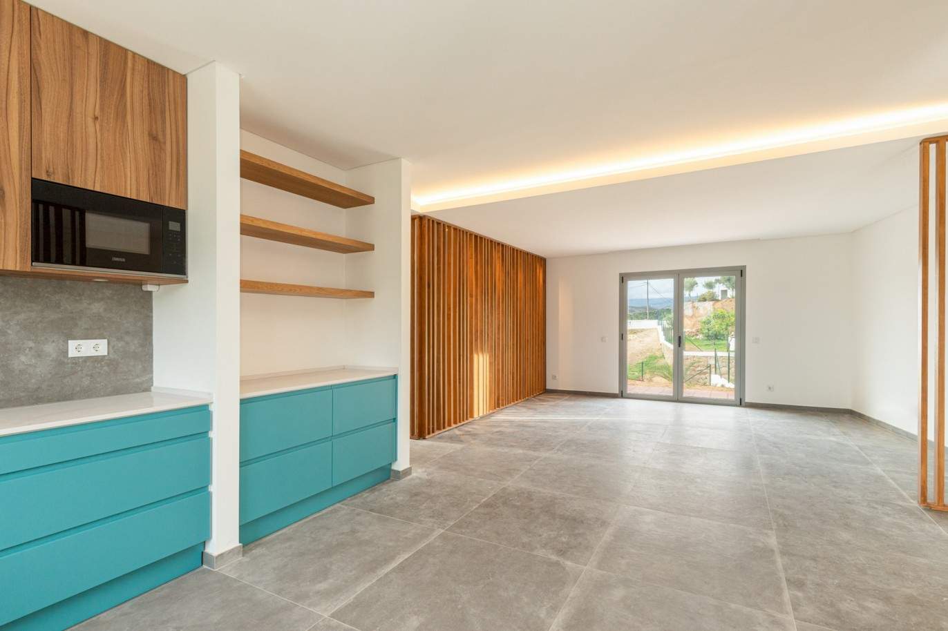 Villa de 3 dormitorios en venta en Portimao, Algarve_211003