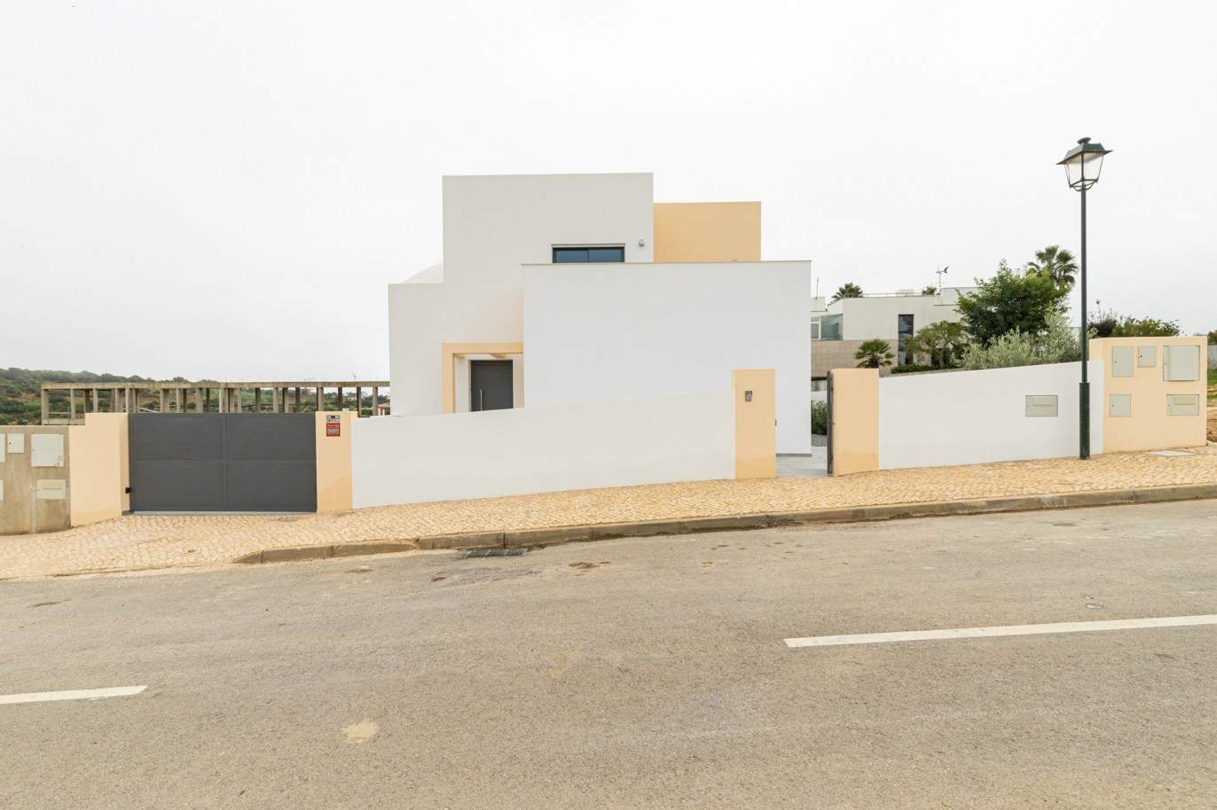 Neue Villa mit 3 Schlafzimmern zu verkaufen in Porto de Mós, Lagos, Algarve_211063