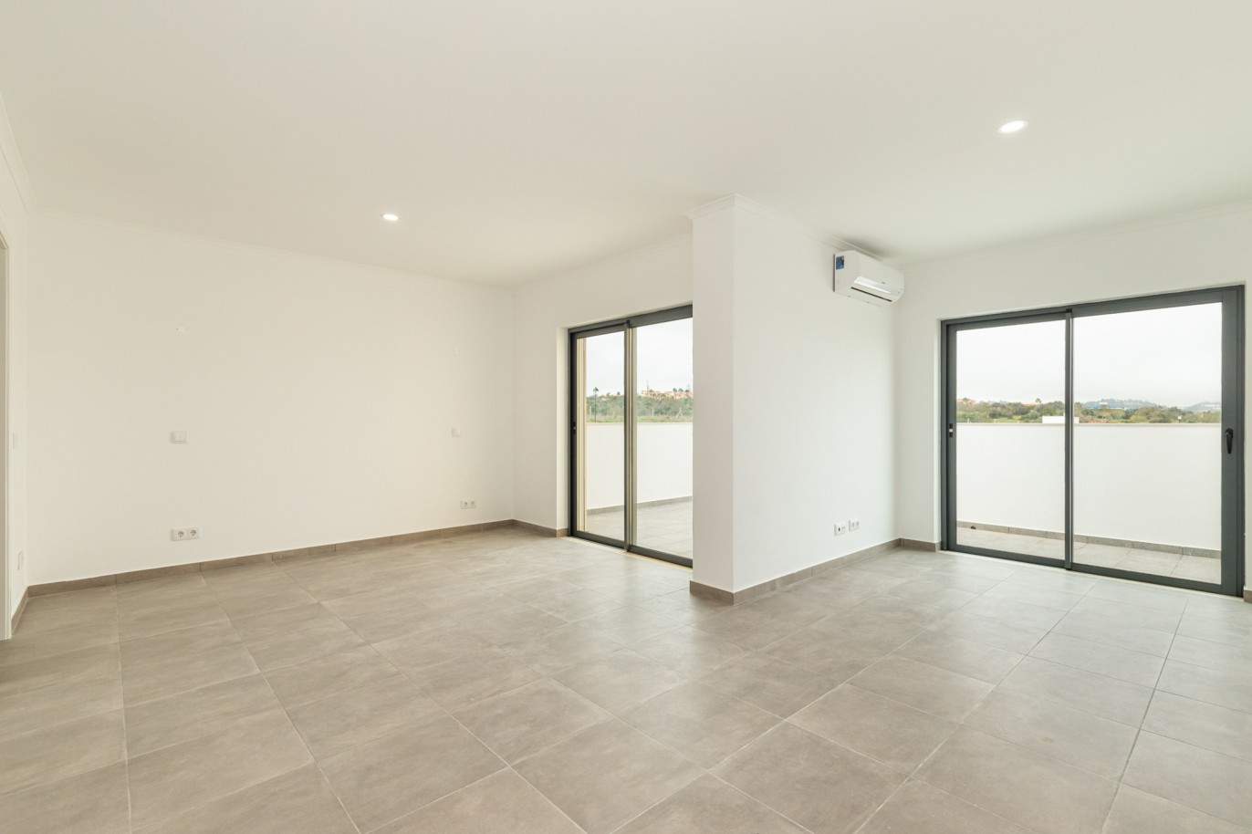 Nouvelle villa de 3 chambres à vendre à Porto de Mós, Lagos, Algarve_211068