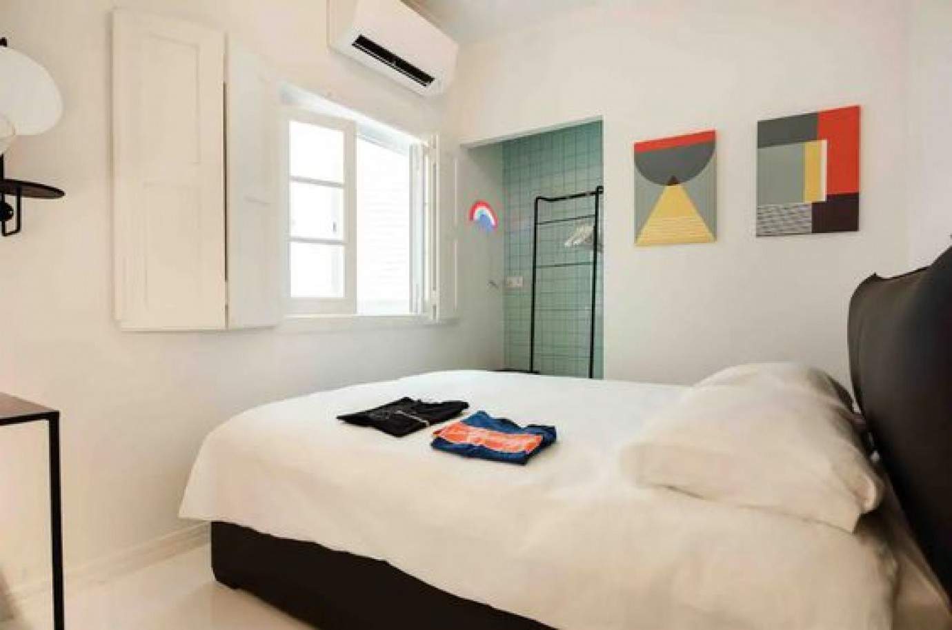 Villa renovada de 2 dormitorios en venta en el centro de Portimão, Algarve_211125