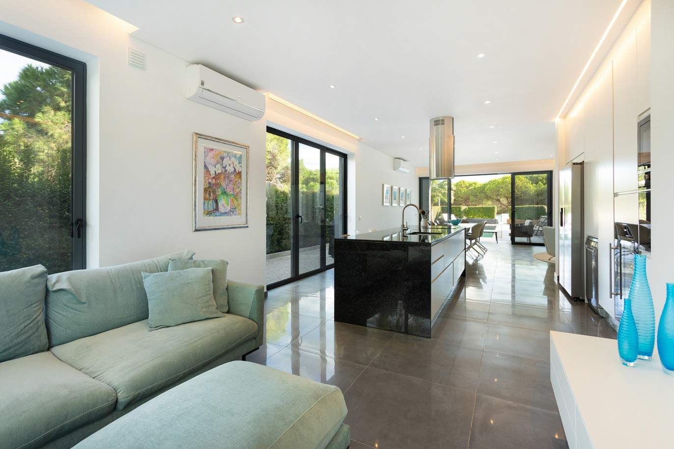 4 Bedroom Villa with swimming pool for sale in Vale do Lobo, Algarve_211190