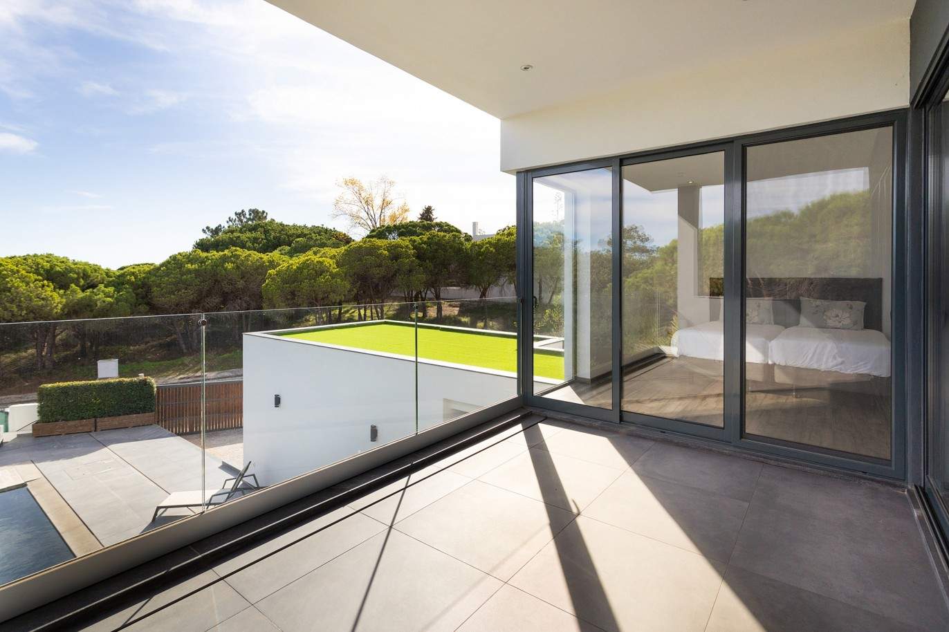 4 Bedroom Villa with swimming pool for sale in Vale do Lobo, Algarve_211204