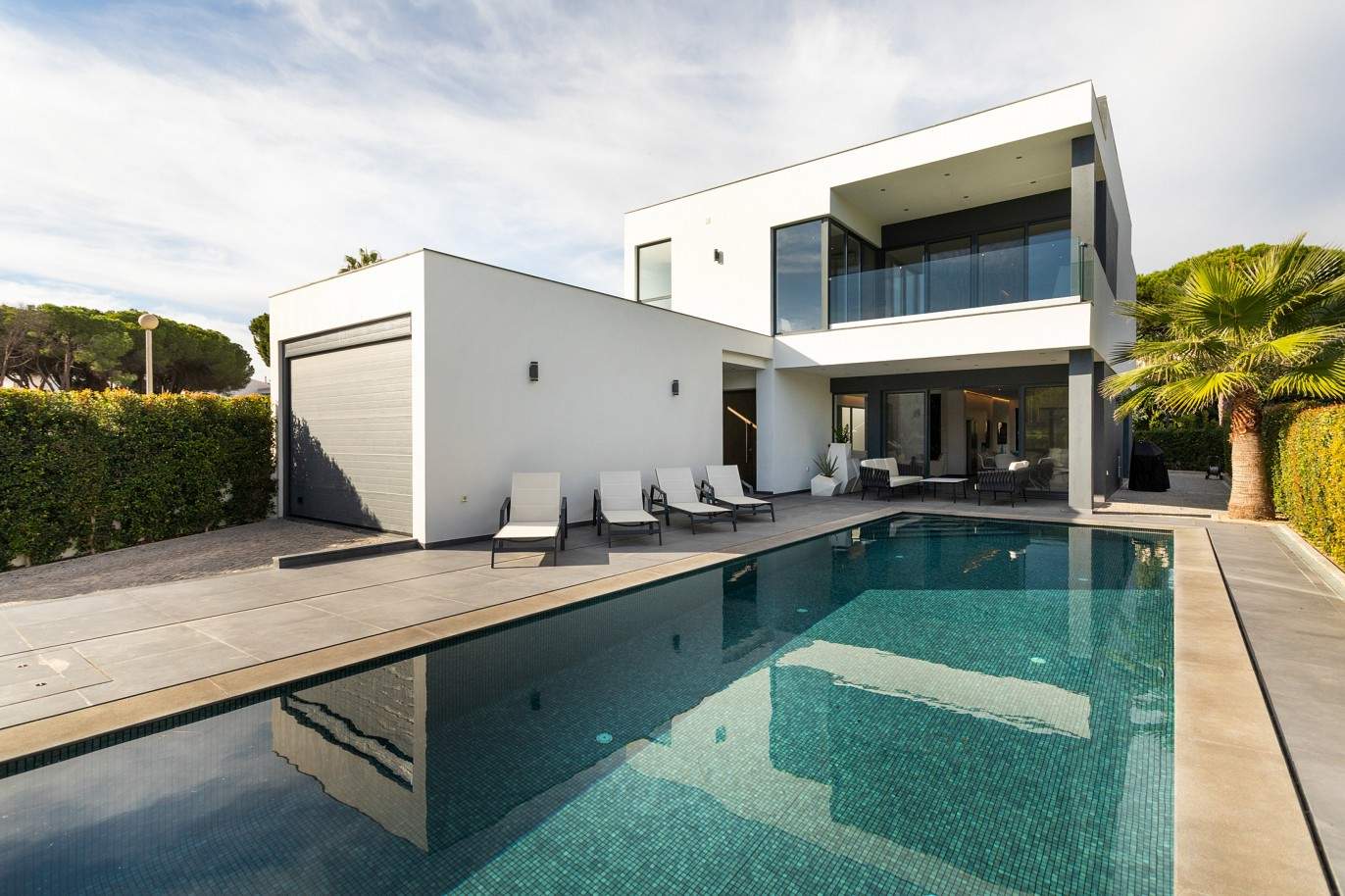4 Bedroom Villa with swimming pool for sale in Vale do Lobo, Algarve_211206
