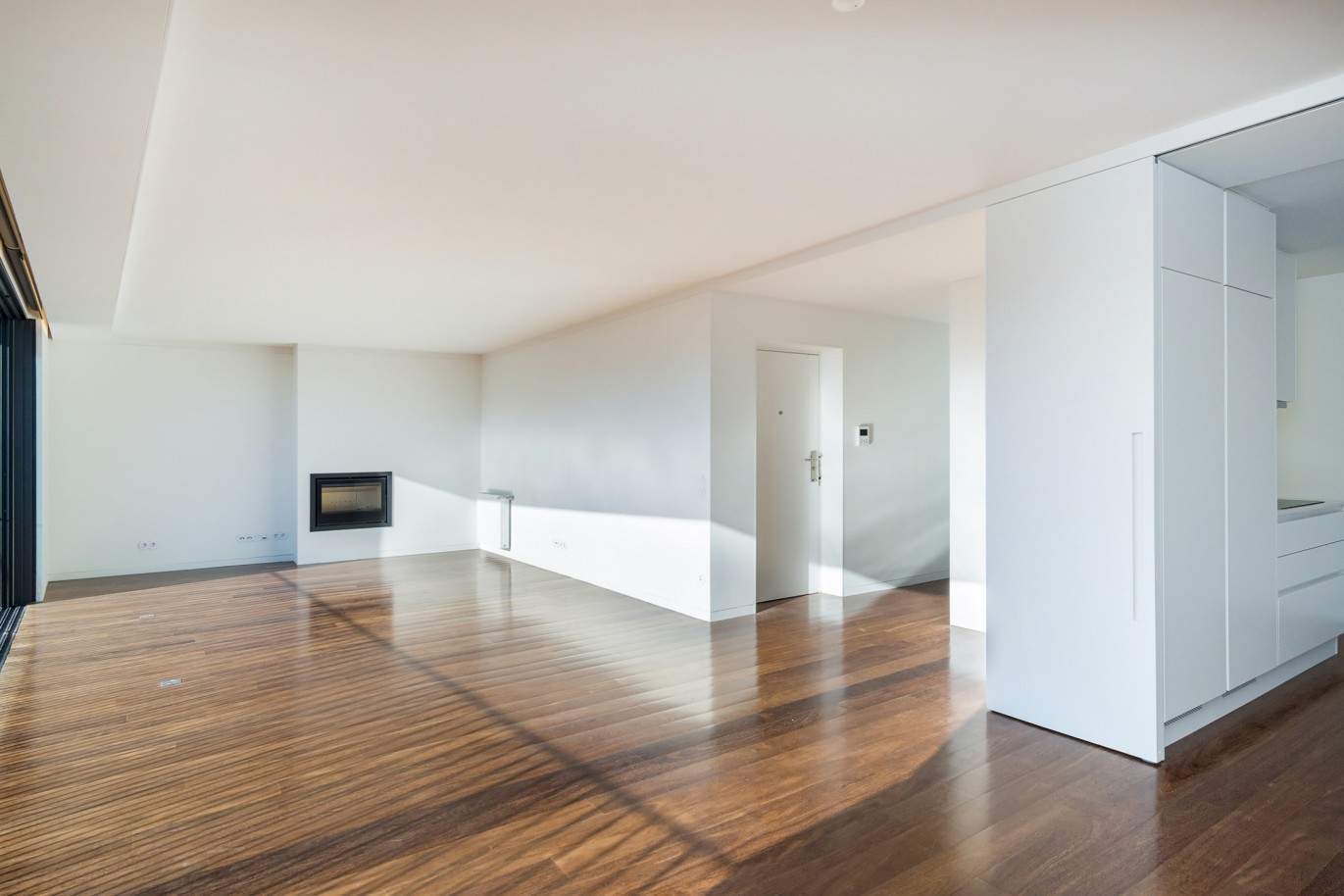 Verkauf: Neue Wohnung mit Balkon in 2. Meereslinie, Foz do Douro, Porto, Portugal_211864