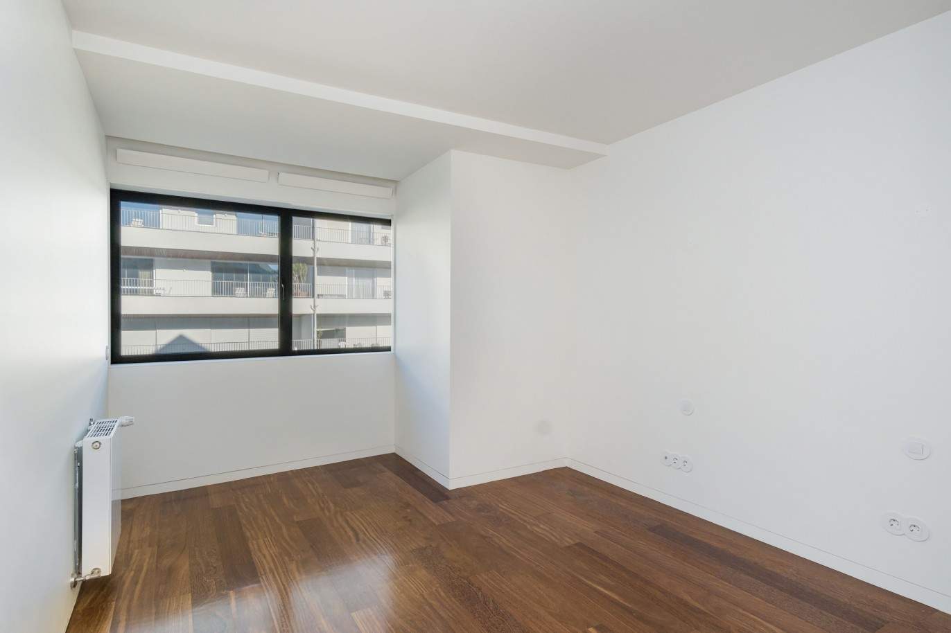Verkauf: Neue Wohnung mit Balkon in 2. Meereslinie, Foz do Douro, Porto, Portugal_211873