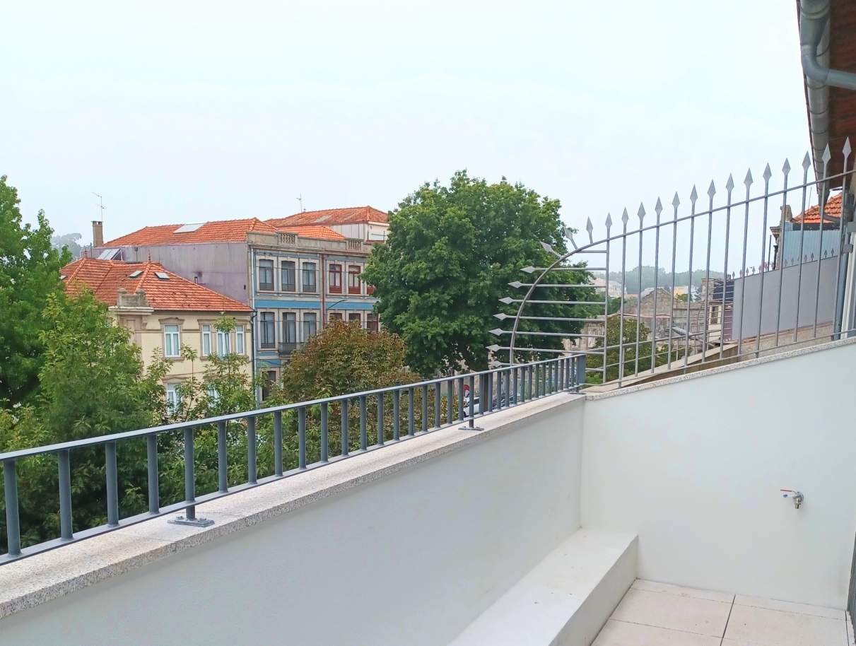 Neue Wohnung mit Mezzanin und Balkon, zu verkaufen, in der Innenstadt von Porto, Portugal_212032