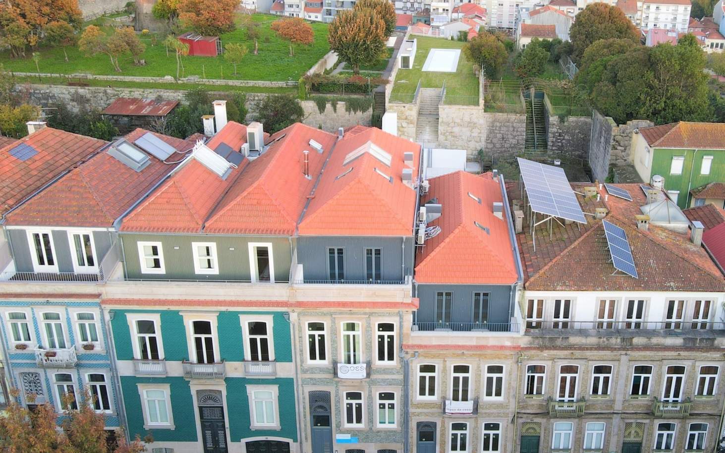 Neue Wohnung mit Mezzanin und Balkon, zu verkaufen, in der Innenstadt von Porto, Portugal_212037