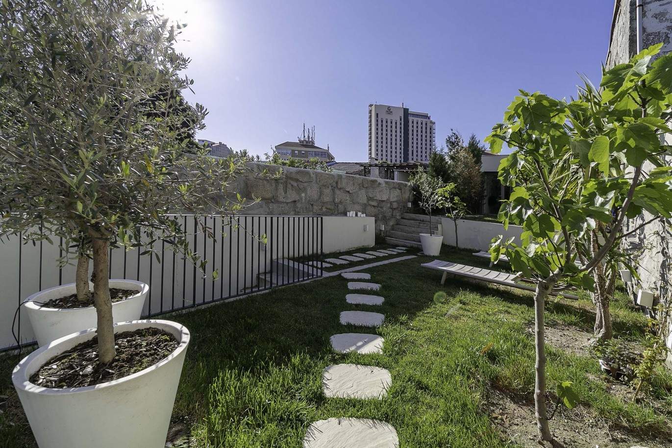 Vente : Charmant bâtiment avec 7 appartements, dans le centre de Porto, Portugal_212333