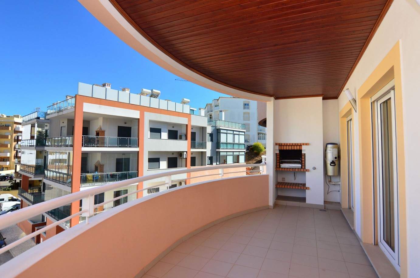 Piso de 3 dormitorios con piscina, en venta en Lagos, Algarve_212541