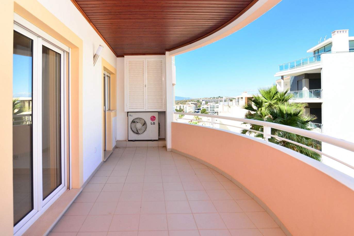 Piso de 3 dormitorios con piscina, en venta en Lagos, Algarve_212542