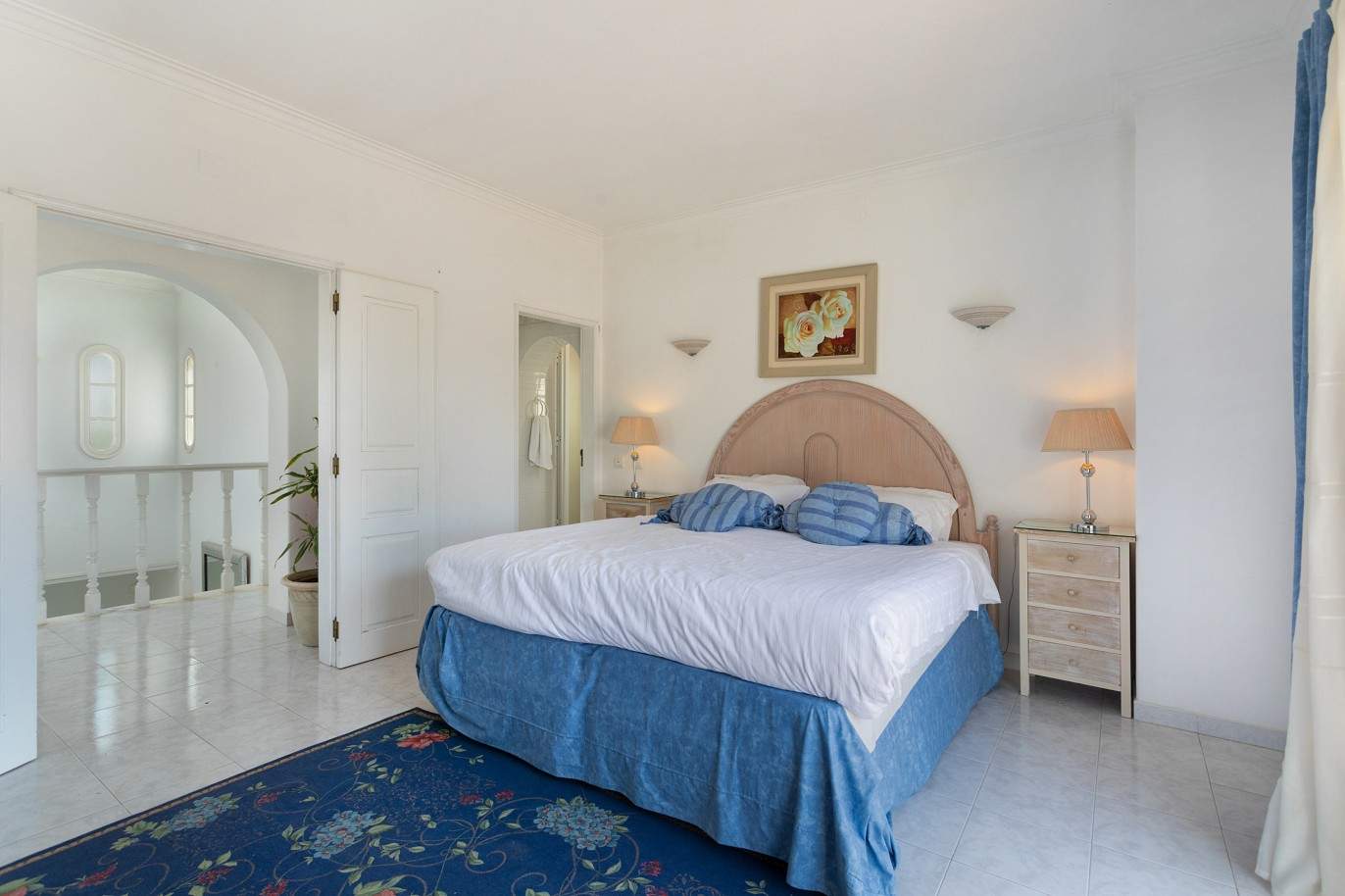 Villa de 5 dormitorios con piscina, en venta en Vilamoura, Algarve_212549