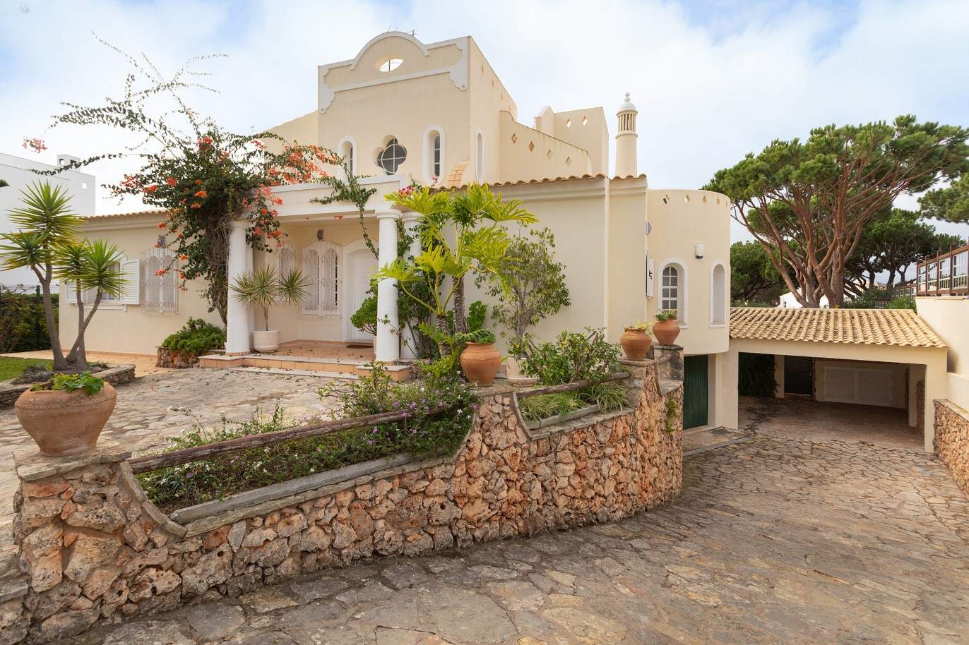 Villa de 5 dormitorios con piscina, en venta en Vilamoura, Algarve_212568