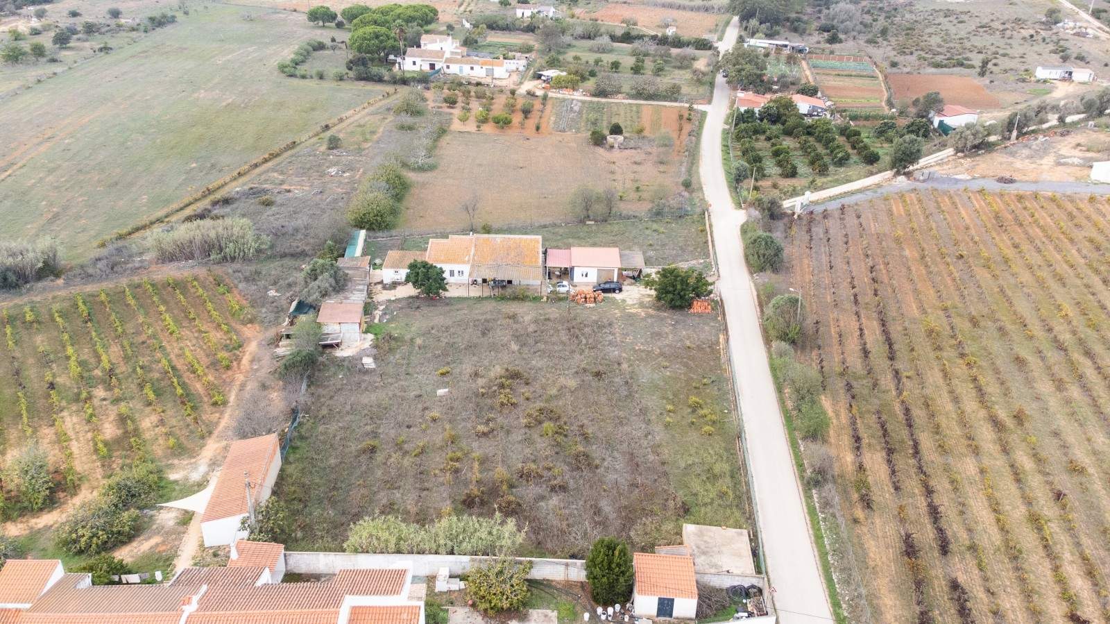Rustikales Grundstück zu verkaufen in Luz, Lagos, Algarve_212804