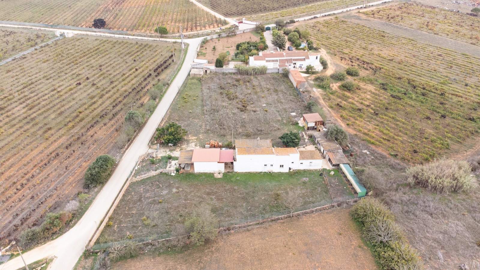 Rustikales Grundstück zu verkaufen in Luz, Lagos, Algarve_212805