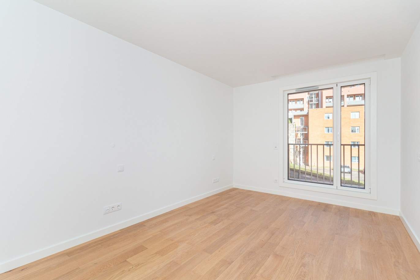Neue 3-Zimmer-Wohnung mit Balkon, zu verkaufen, Porto, Portugal_212952