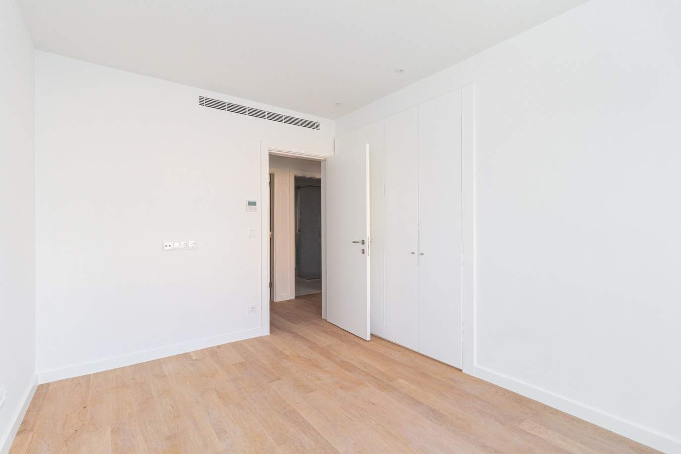 Neue 3-Zimmer-Wohnung mit Balkon, zu verkaufen, Porto, Portugal_212960