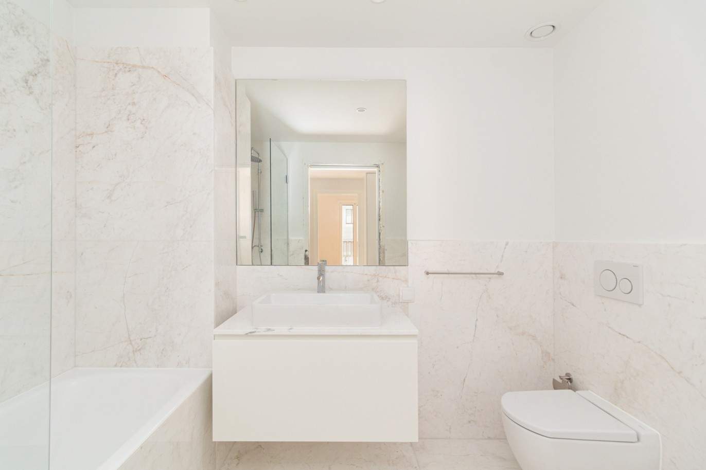 New 2 bedroom villa in private condominium, near the river, Porto, Portugal_213015