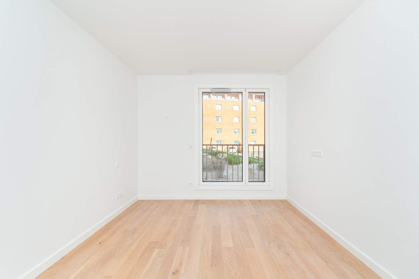 Neue 3-Zimmer-Wohnung mit Balkon, zu mieten, Porto, Portugal_213083