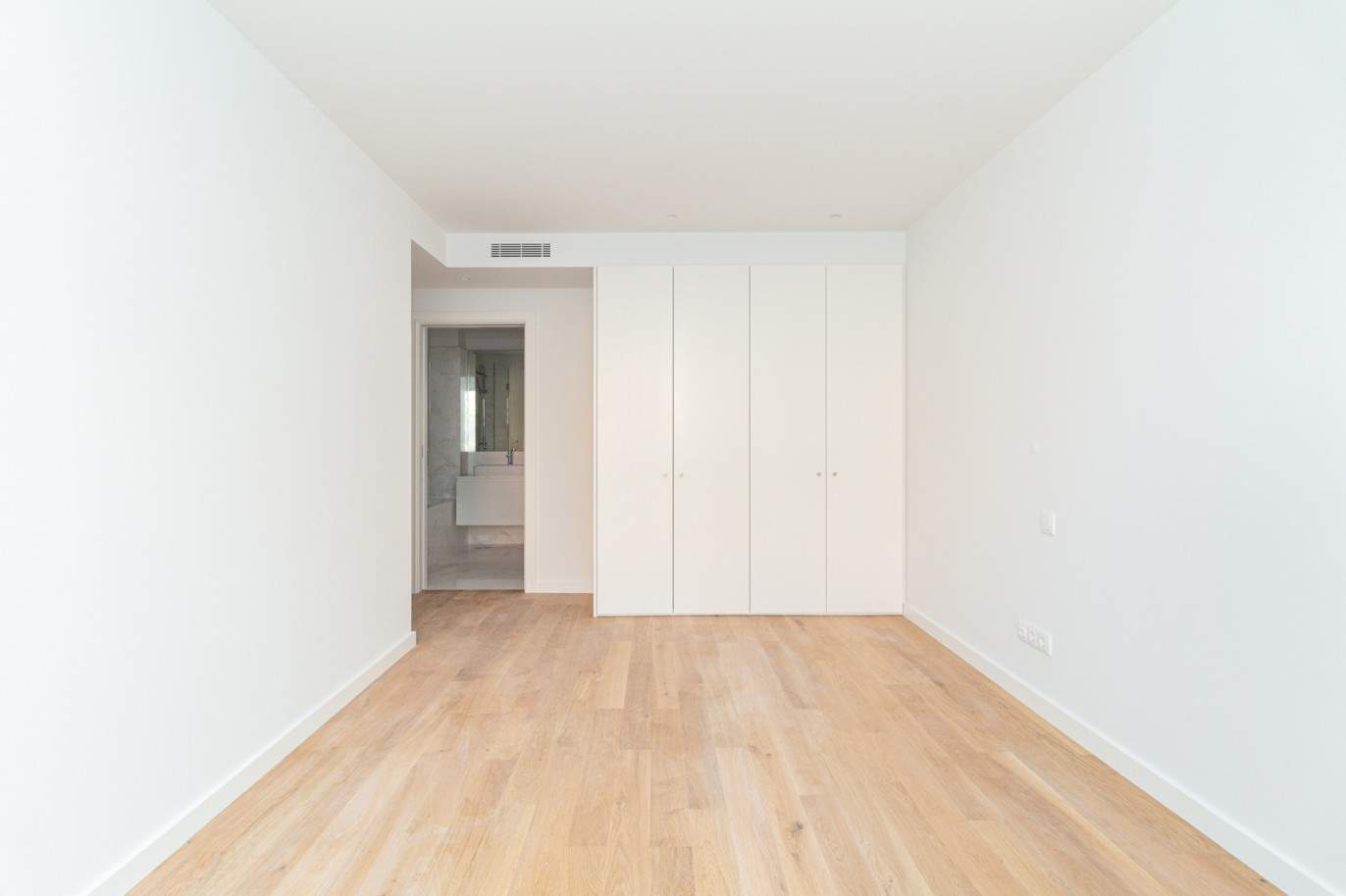 Neue 3-Zimmer-Wohnung mit Balkon, zu mieten, Porto, Portugal_213085
