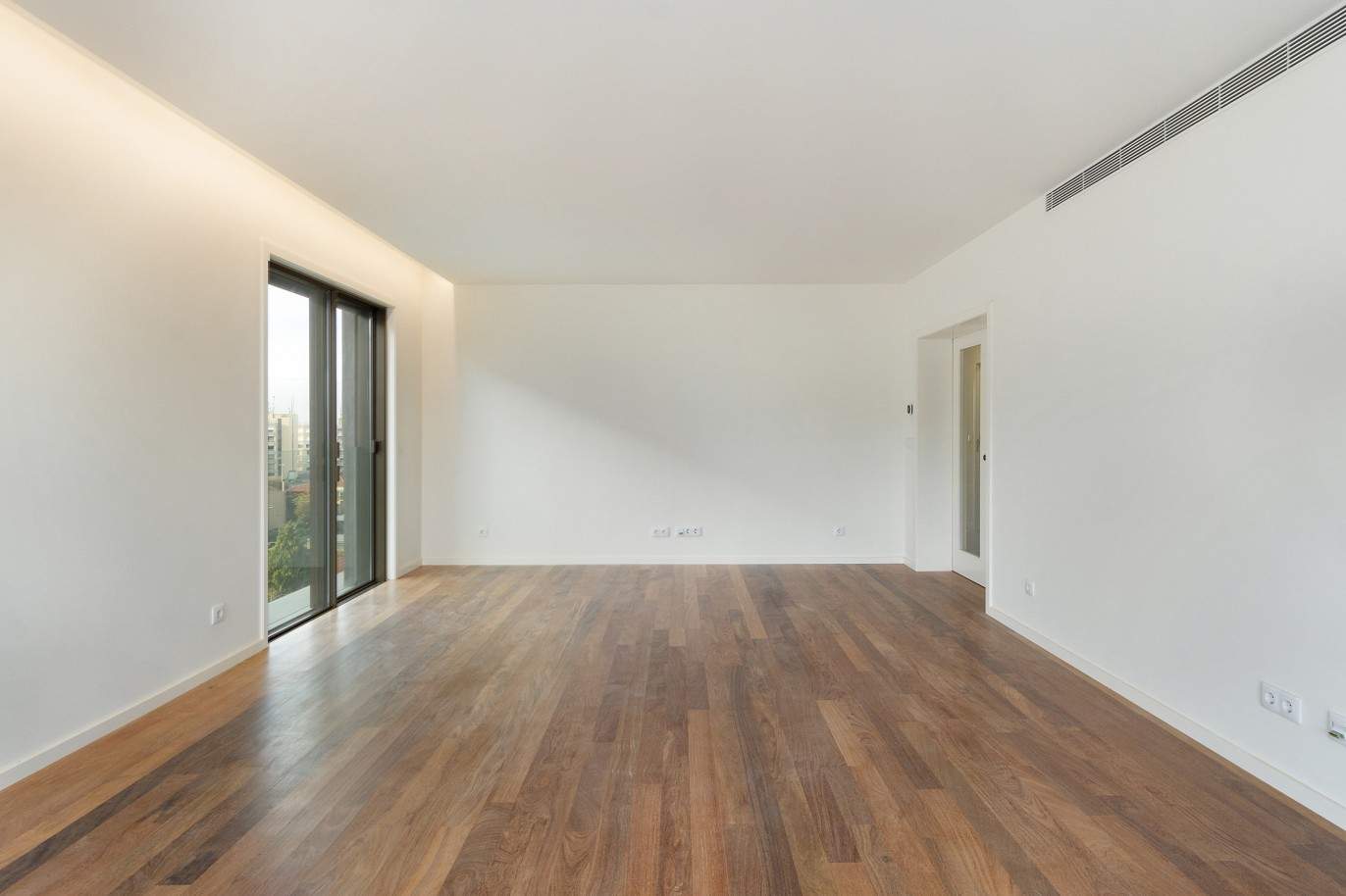 Venda de apartamento novo T3 com varanda, nos Pinhais da Foz, Porto_213276
