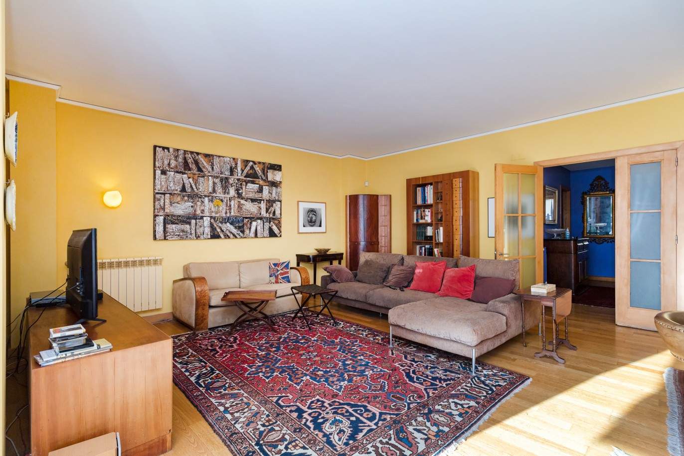 Piso de 4 dormitorios con terraza, en venta, en Antas, Porto, Portugal_213300