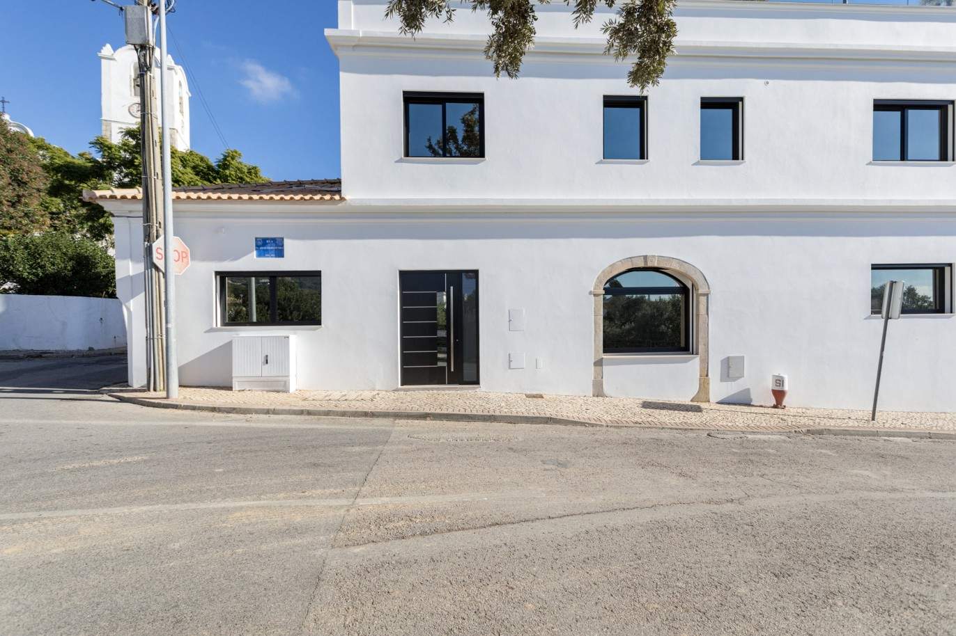 Moradia V3, com piscina, para venda em Santa Barbara de Nexe, Algarve_213400