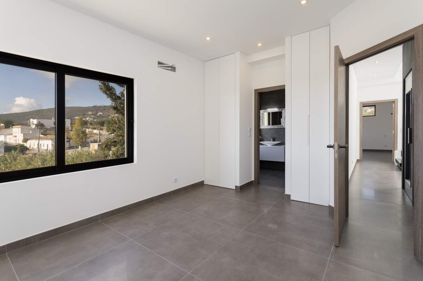 Villa de 3 dormitorios, con piscina, en venta en Santa Barbara de Nexe, Algarve_213415