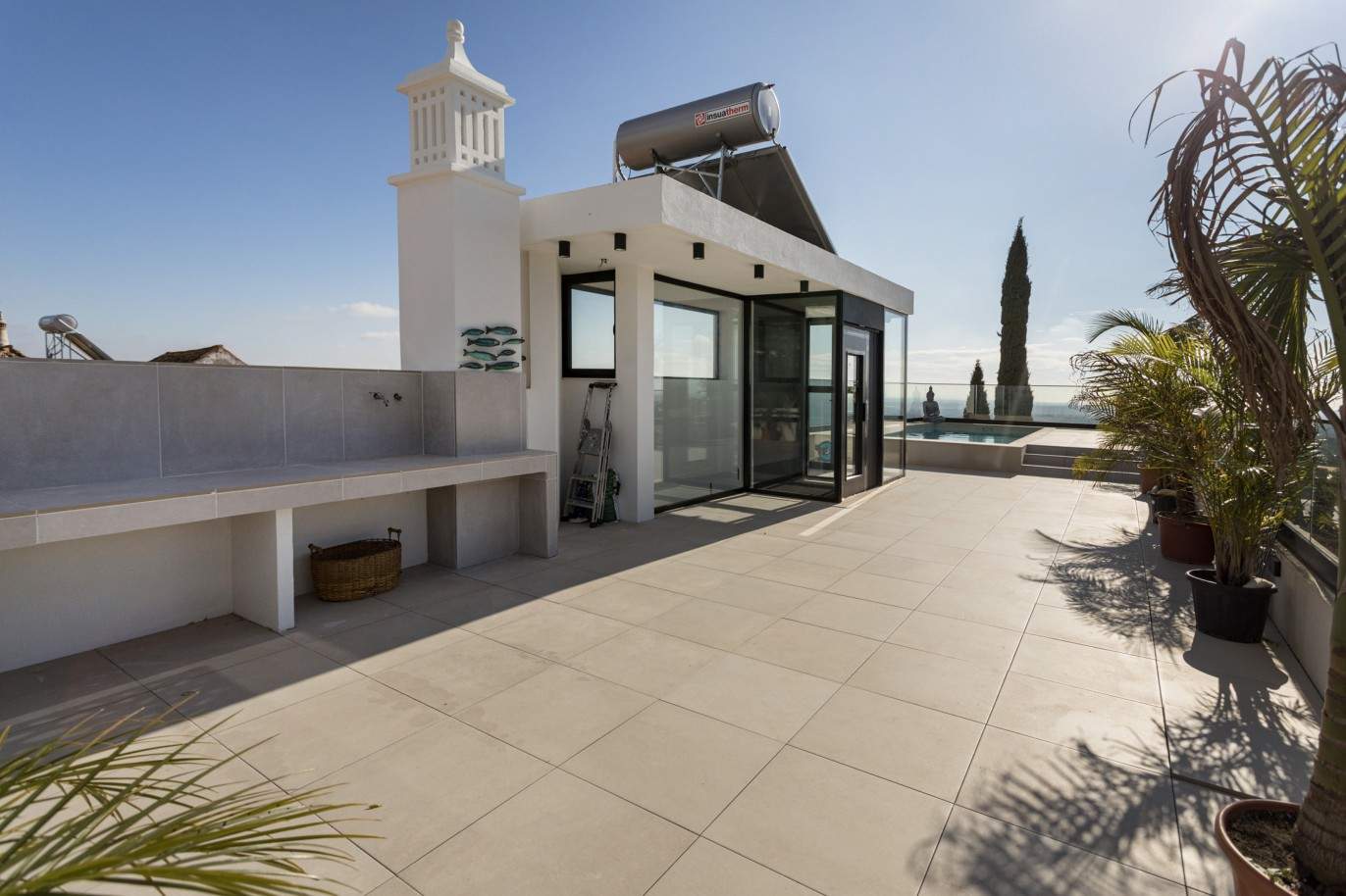 Villa de 3 chambres, avec piscine, à vendre à Santa Barbara de Nexe, Algarve_213418