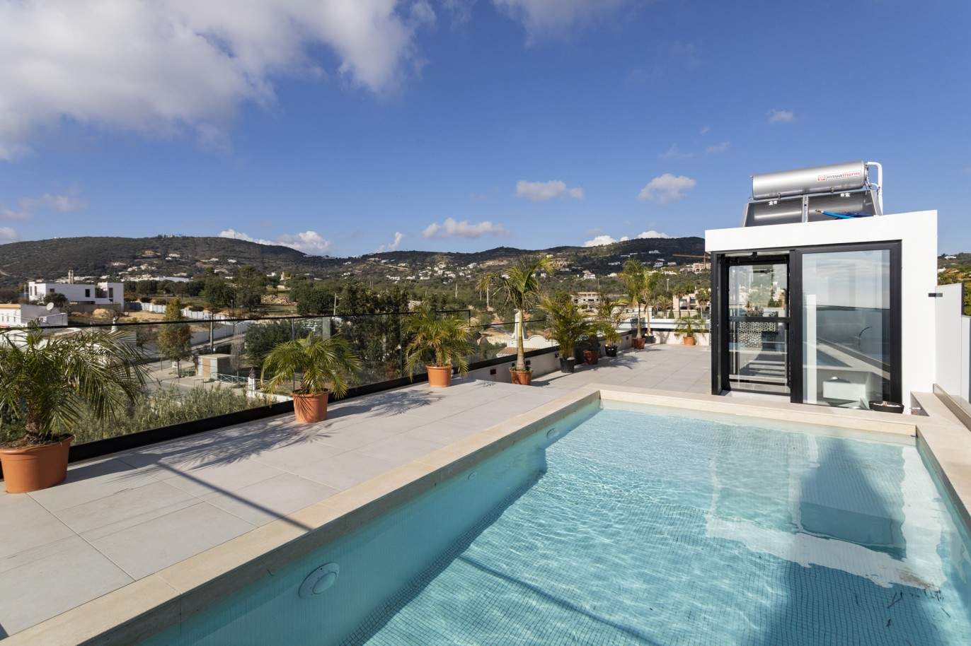 Villa de 3 chambres, avec piscine, à vendre à Santa Barbara de Nexe, Algarve_213420