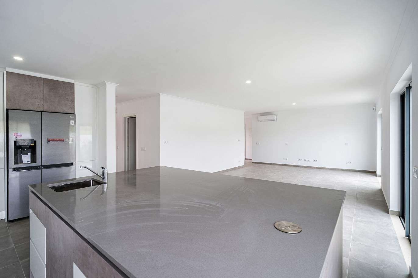 Nouvelle villa de 3 chambres à vendre à Porto de Mós, Lagos, Algarve_213435