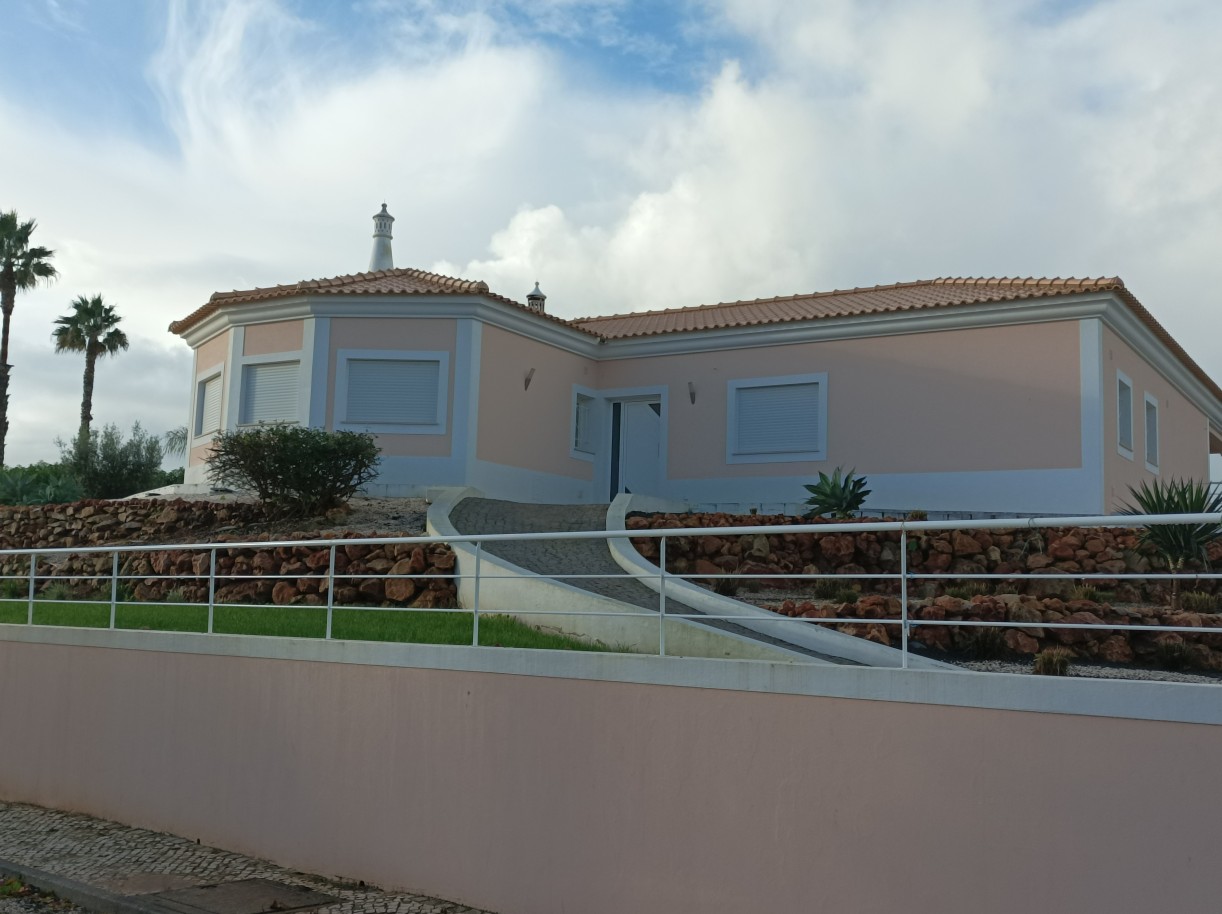 Villa reformada de 3 dormitorios en venta en Odiáxere, Lagos, Algarve_214024