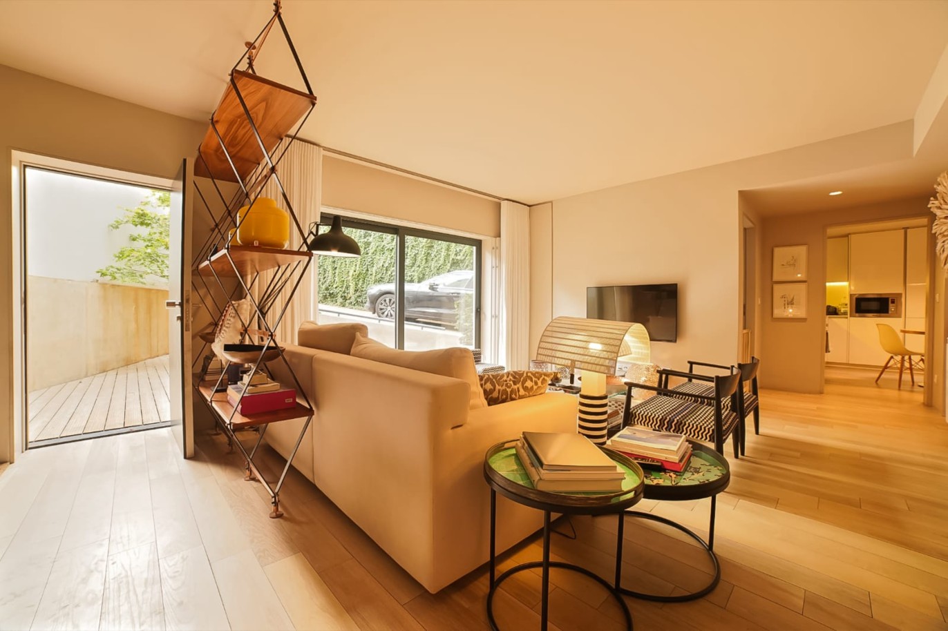 Piso duplex de 2 dormitorios con patio, en venta, en Boavista, Oporto, Portugal_214104