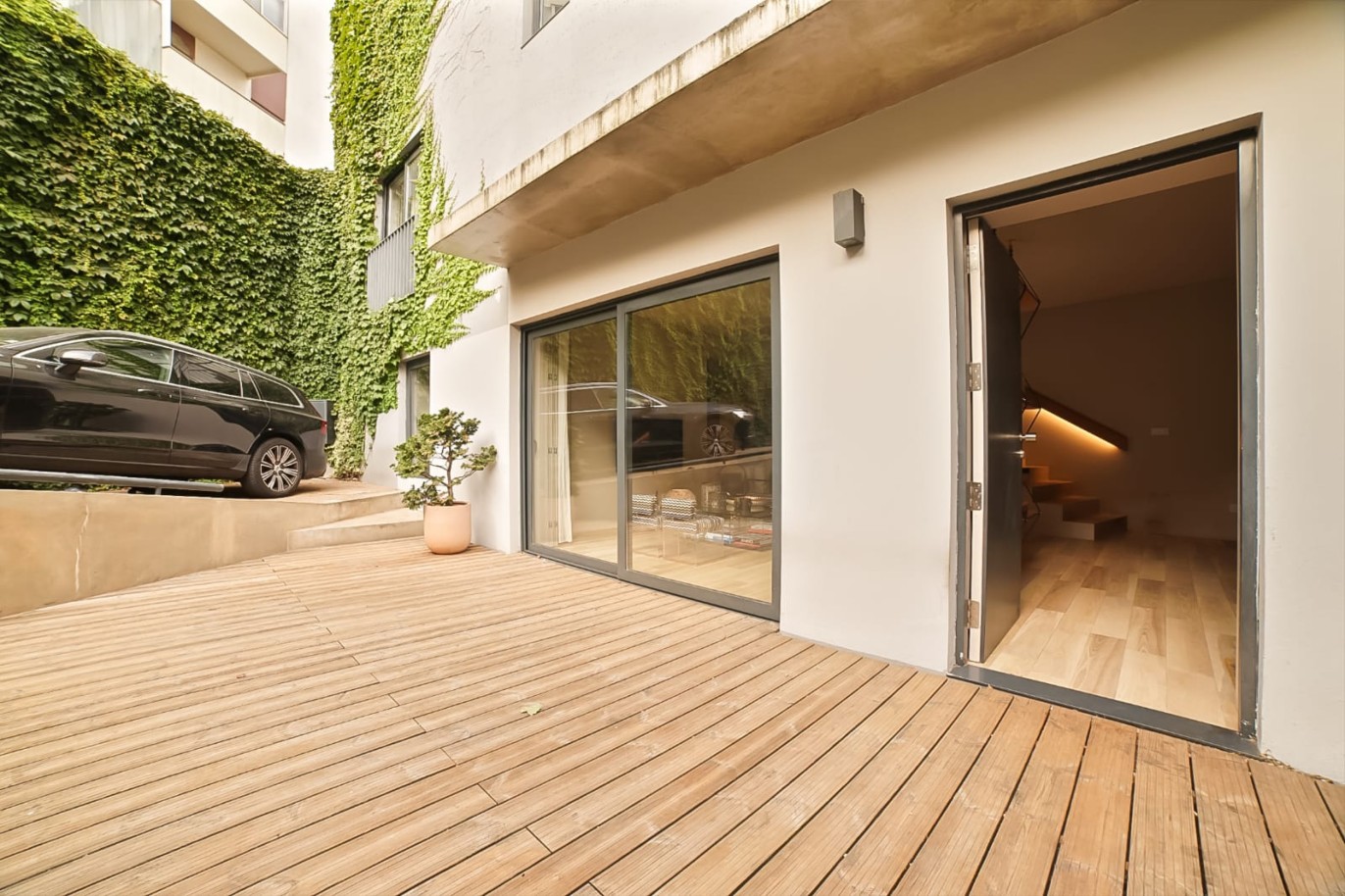 Piso duplex de 2 dormitorios con patio, en venta, en Boavista, Oporto, Portugal_214110
