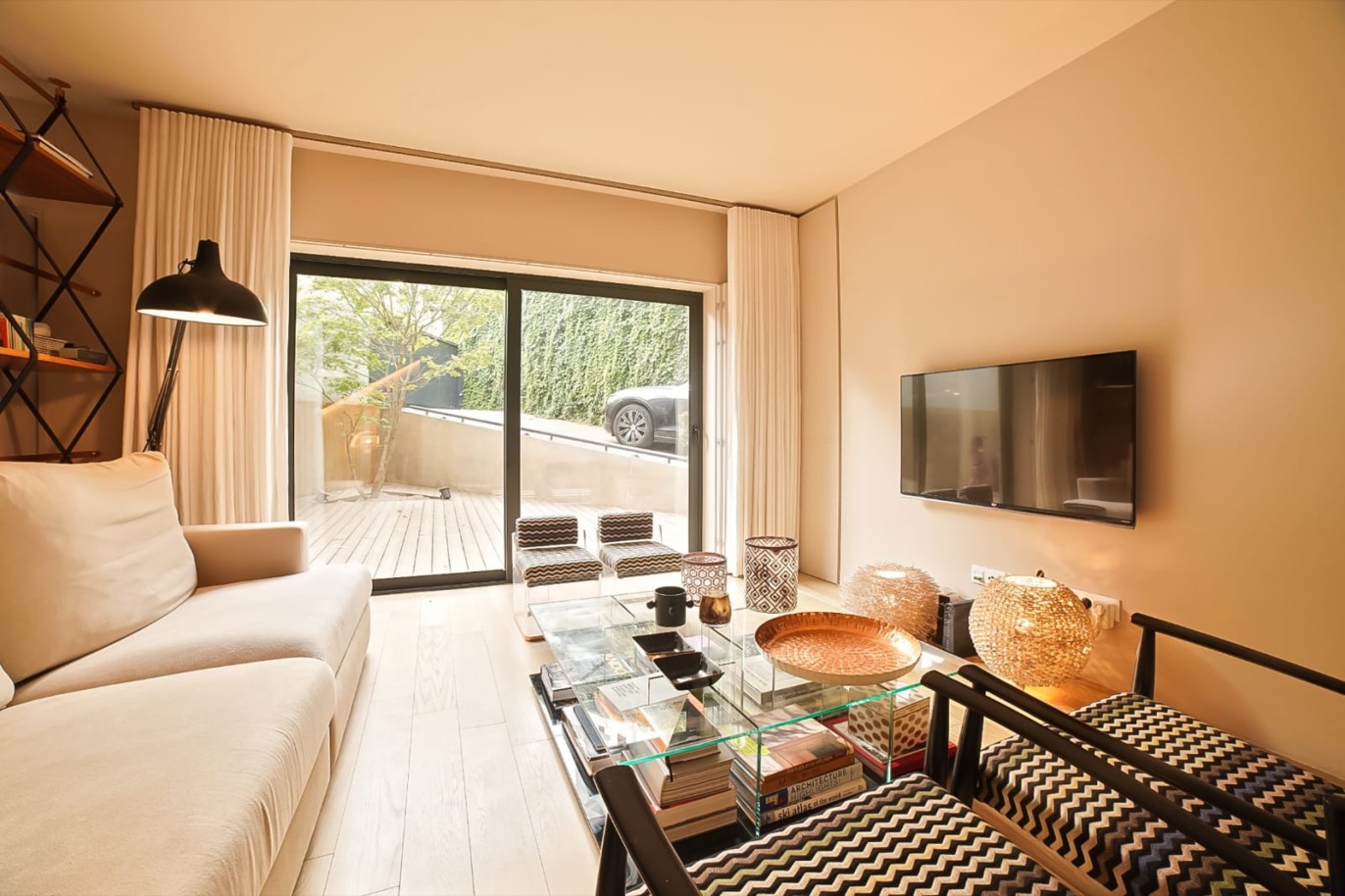Piso duplex de 2 dormitorios con patio, en venta, en Boavista, Oporto, Portugal_214115