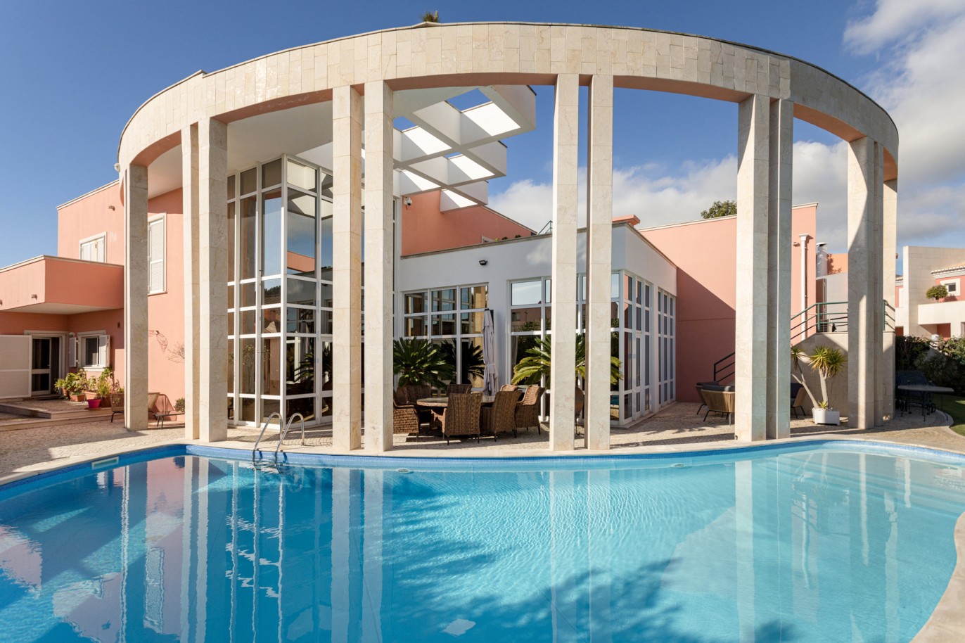 Fantastic 5 bedrooms villa with pool, for sale in Faro, Algarve_214245