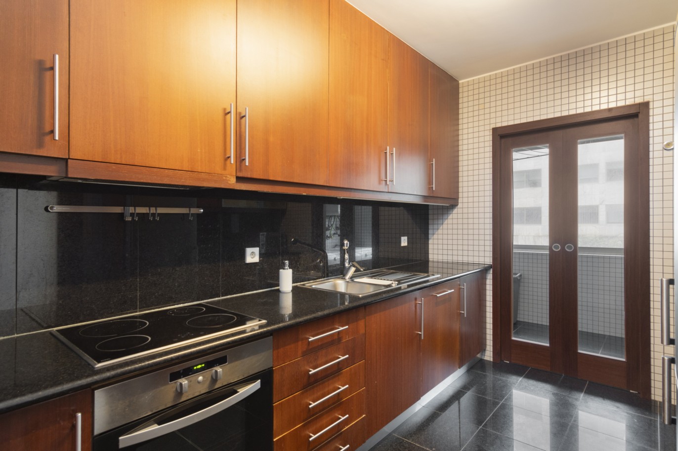 Apartment with balcony, to rent, 1st line of sea, Leça da Palmeira, Porto, Portugal_214287